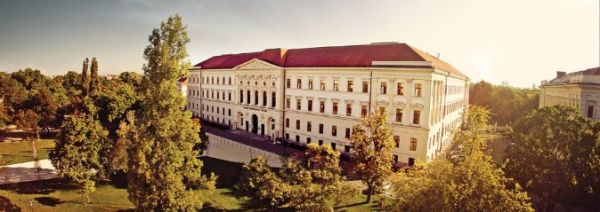 匈牙利国家公共服务大学